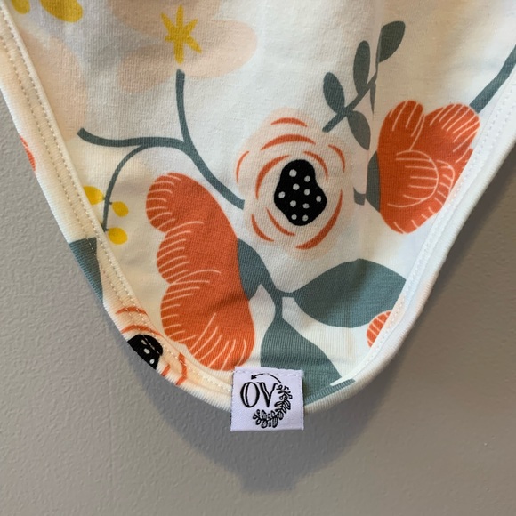 Newborn Knotted Gown 0-3 - Picture 3 of 4